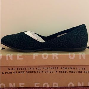 TOMS Jutti Black Embossed Suede Flats